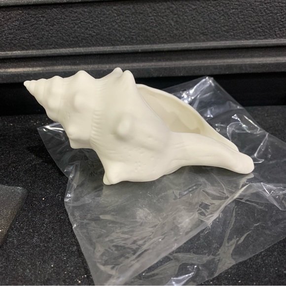 Yankee Candle Porcelain Conch Shell Tea Light Votive Candle Holder - Picture 3 of 10